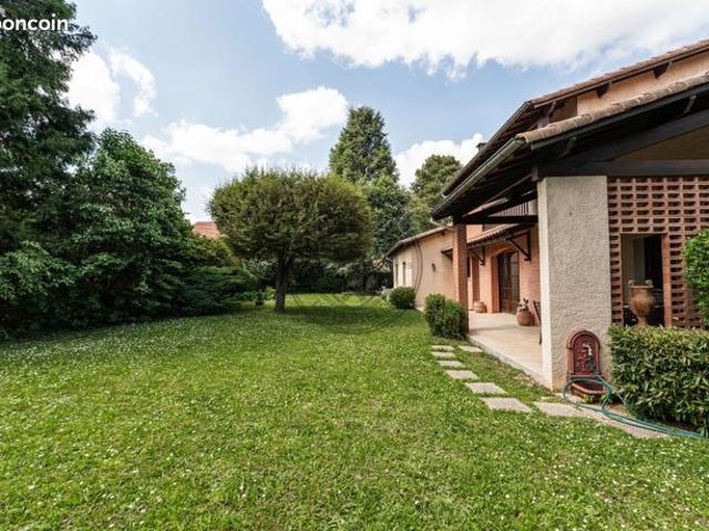 Propriété 7 pièces 186 m²