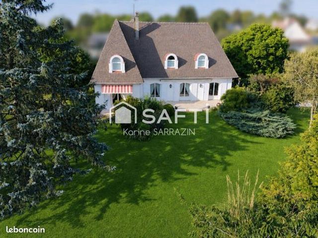 Propriété 7 pièces 186 m²