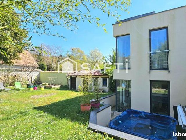 Propriété 7 pièces 186 m²
