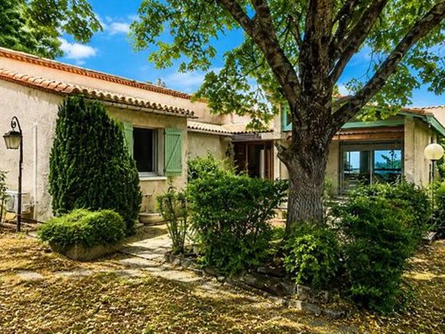 Propriété 7 pièces 186 m²