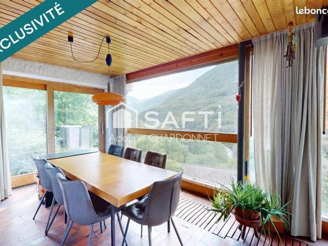 Propriété 7 pièces 187 m²