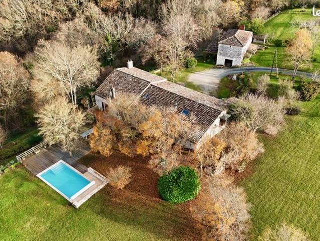 Propriété 7 pièces 187 m²