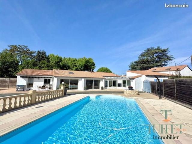 Propriété 7 pièces 188 m²