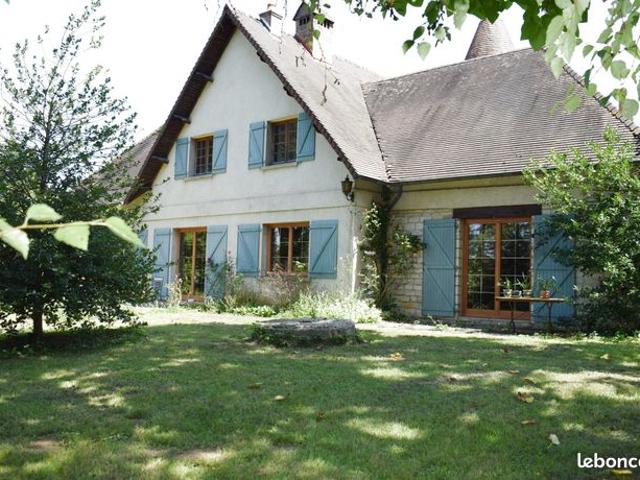 Propriété 7 pièces 188 m²