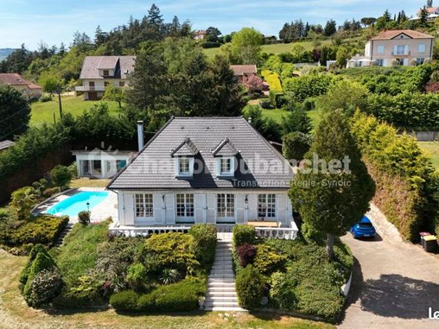 Propriété 7 pièces 188 m²