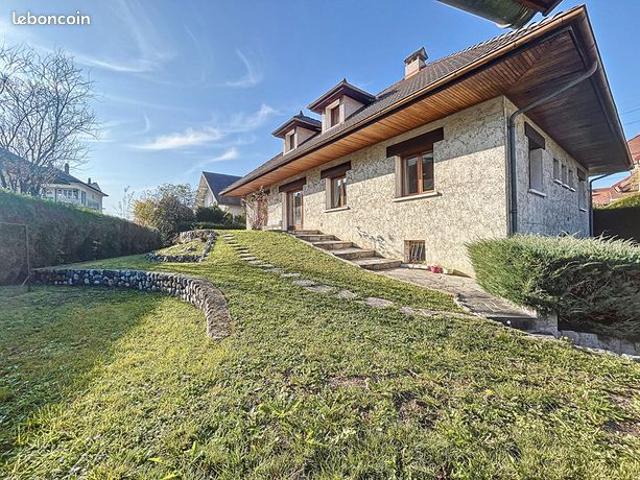 Propriété 7 pièces 188 m²