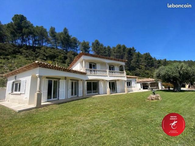 Propriété 7 pièces 188 m²