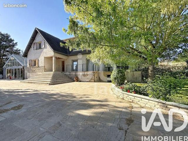Propriété 7 pièces 188 m²