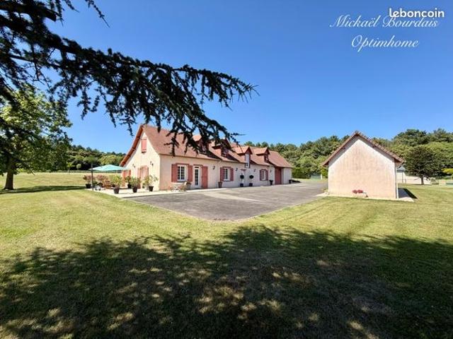 Propriété 7 pièces 230 m²