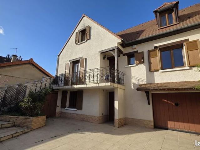 Propriété 7 pièces 180 m²