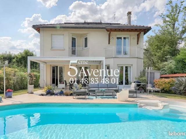 Propriété 7 pièces 180 m²
