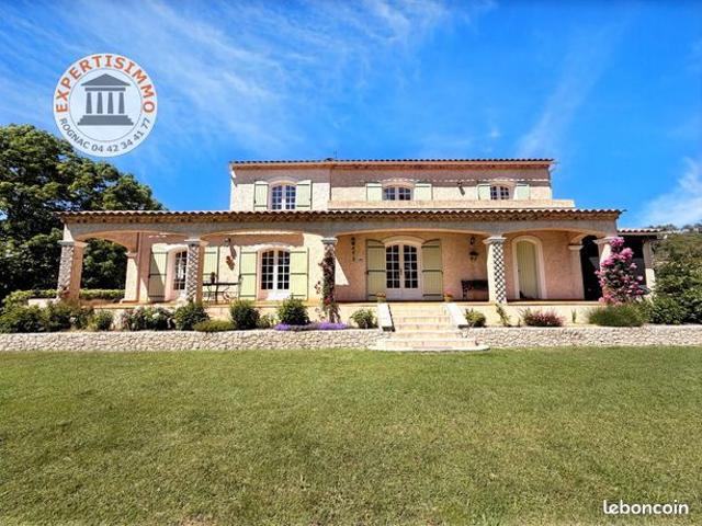 Propriété 7 pièces 180 m²