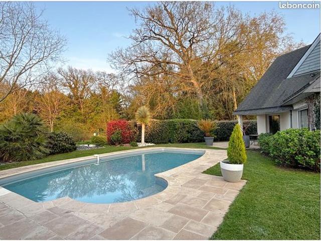 Propriété 7 pièces 180 m²