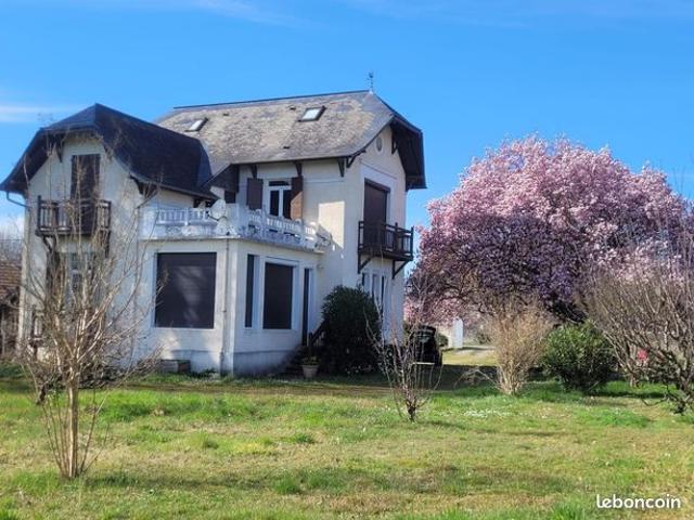 Propriété 7 pièces 180 m²
