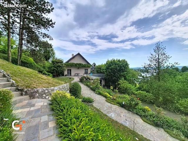 Propriété 7 pièces 180 m²