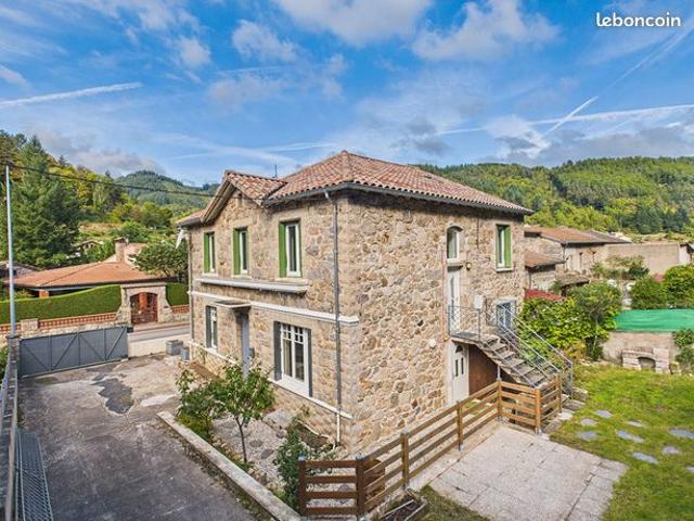 Propriété 7 pièces 180 m²