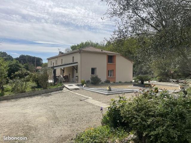 Propriété 7 pièces 180 m²