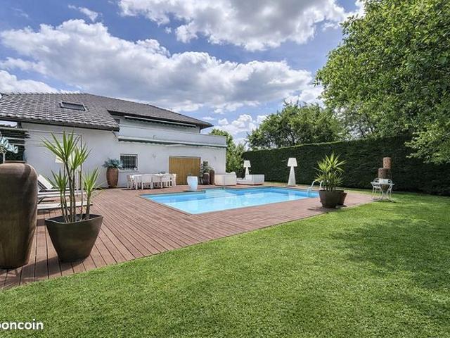 Propriété 7 pièces 180 m²