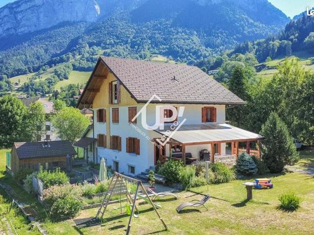 Propriété 7 pièces 180 m²