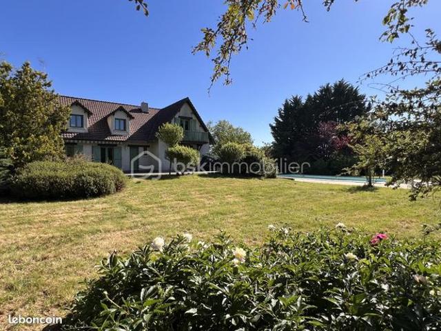 Propriété 7 pièces 180 m²