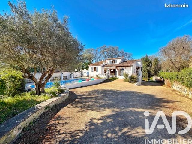 Propriété 7 pièces 180 m²
