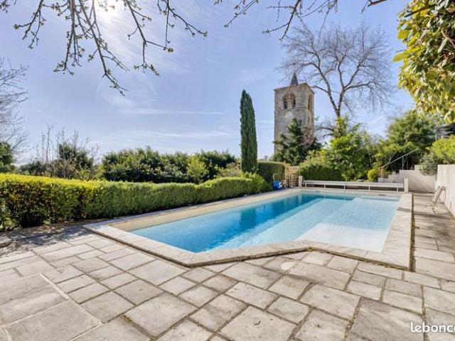 Propriété 7 pièces 180 m²