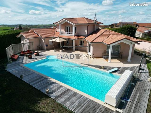 Propriété 7 pièces 180 m²