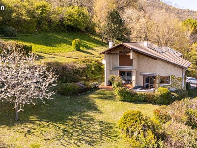 Propriété 7 pièces 180 m²