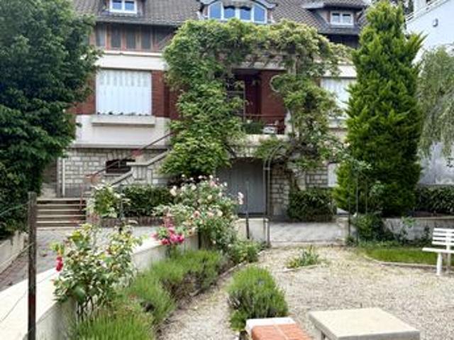 Propriété 7 pièces 180 m²
