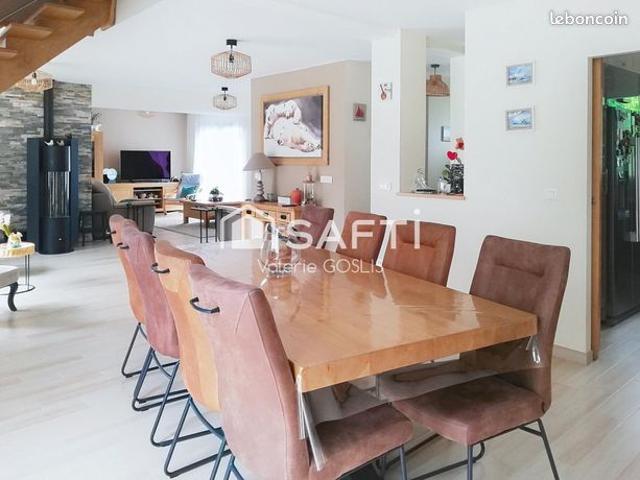 Propriété 7 pièces 180 m²