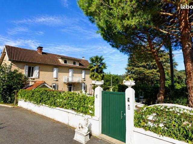 Propriété 7 pièces 181 m²