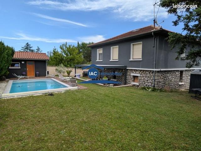 Propriété 7 pièces 181 m²
