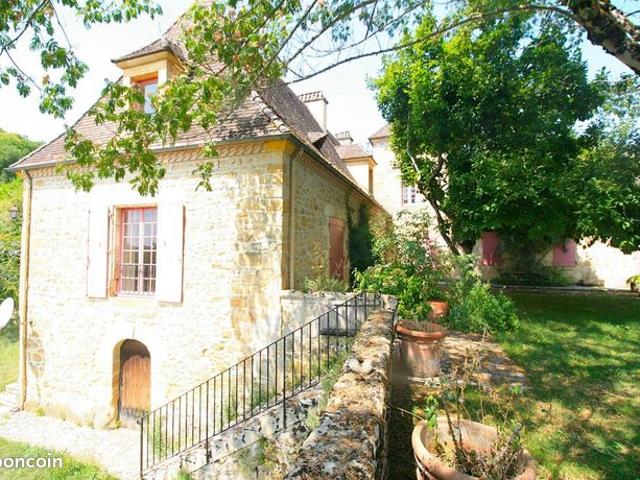 Propriété 7 pièces 181 m²