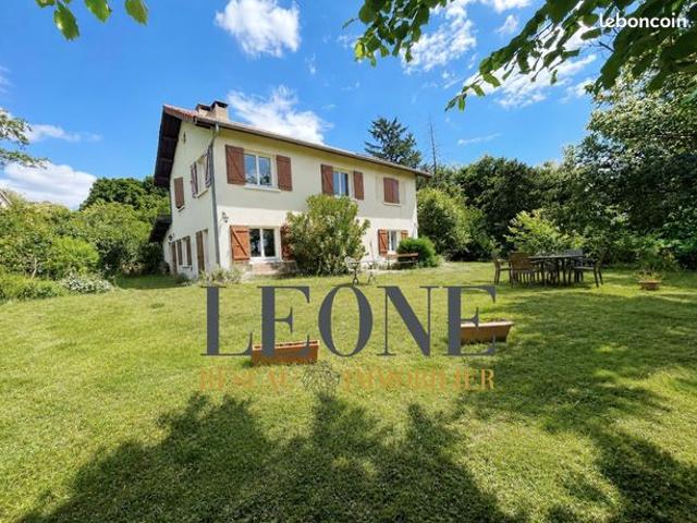Propriété 7 pièces 181 m²