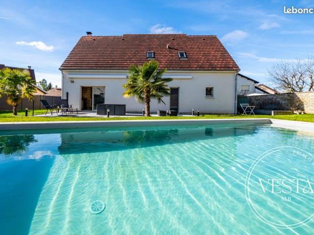 Propriété 7 pièces 181 m²