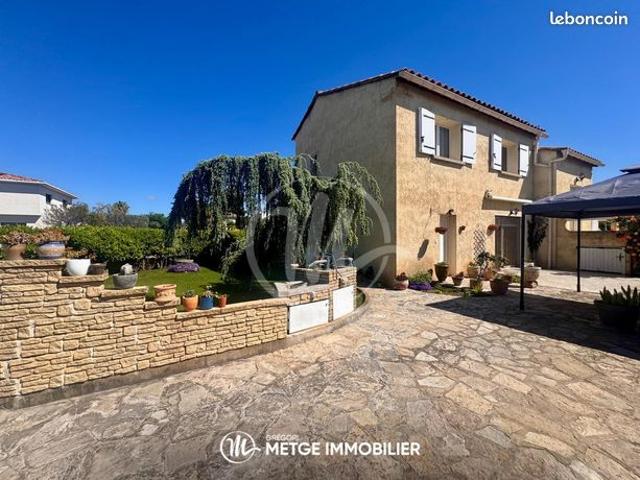 Propriété 7 pièces 182 m²