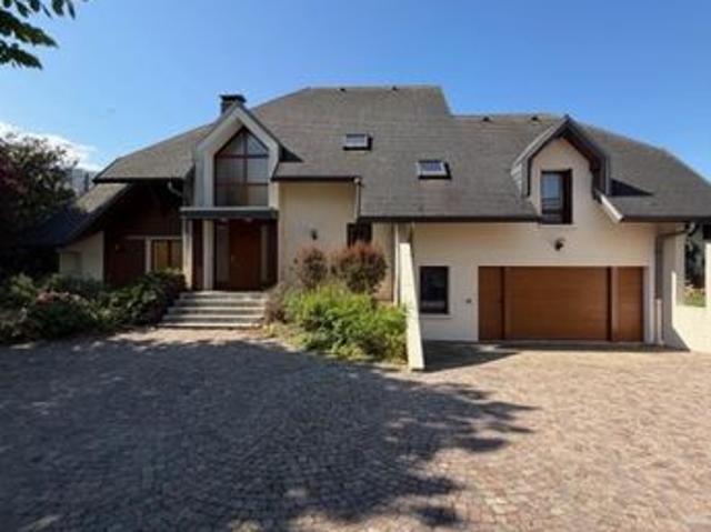 Propriété 7 pièces 182 m²