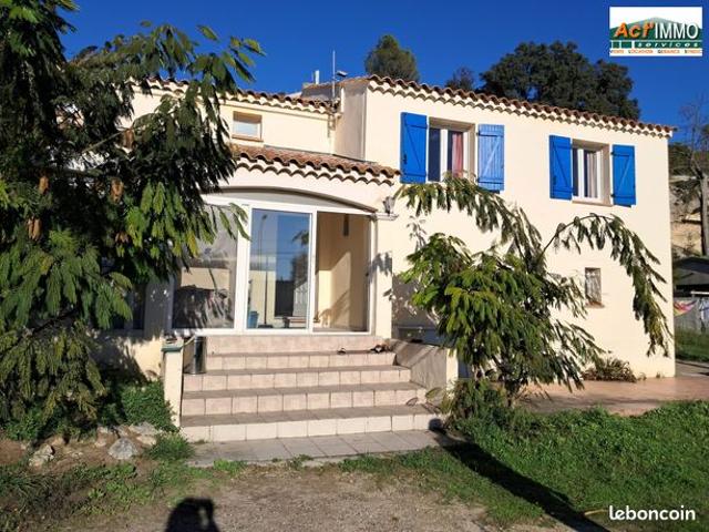 Propriété 7 pièces 182 m²