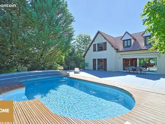 Propriété 7 pièces 182 m²