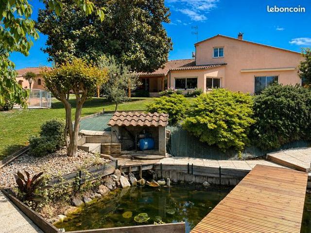 Propriété 7 pièces 182 m²