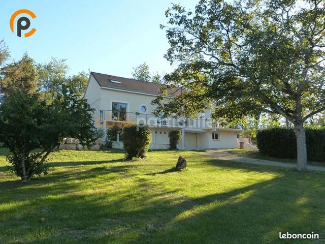 Propriété 7 pièces 182 m²