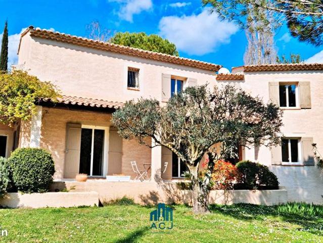 Propriété 7 pièces 183 m²