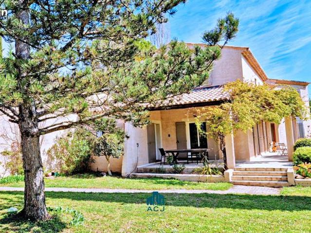 Propriété 7 pièces 183 m²