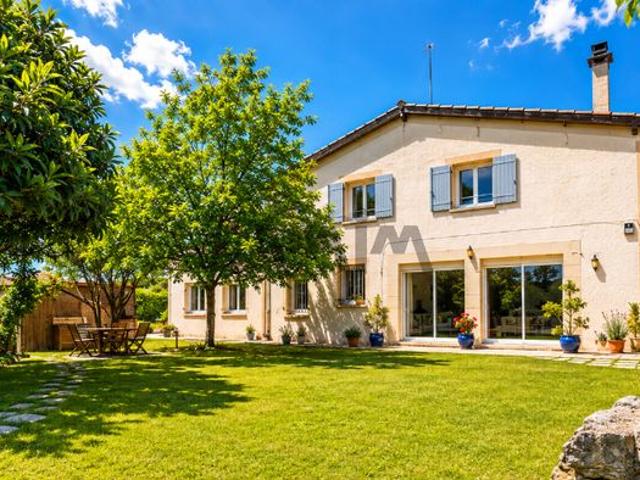 Propriété 7 pièces 183 m²