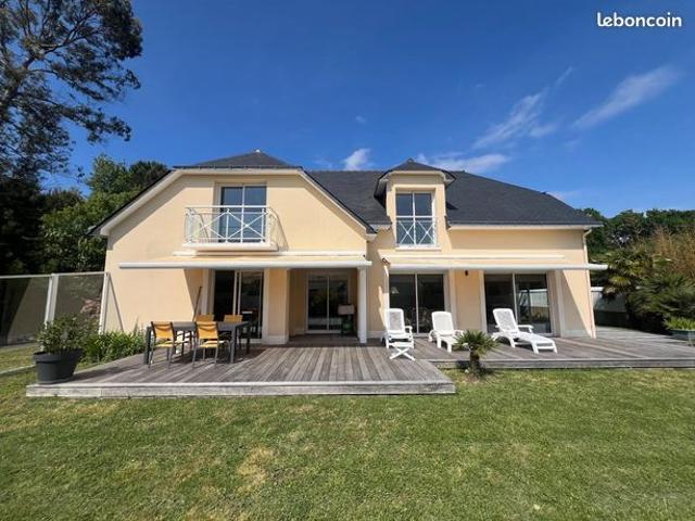 Propriété 7 pièces 183 m²
