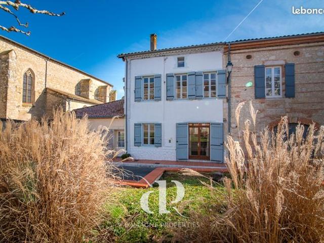 Propriété 7 pièces 183 m²