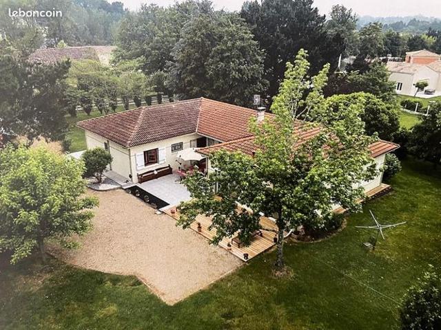 Propriété 7 pièces 194 m²