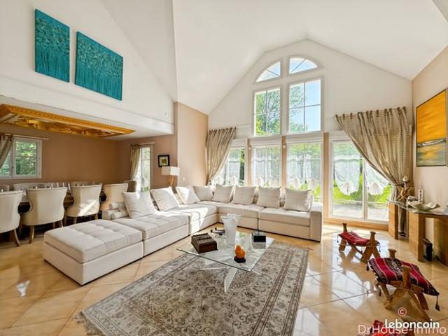 Propriété 7 pièces 194 m²