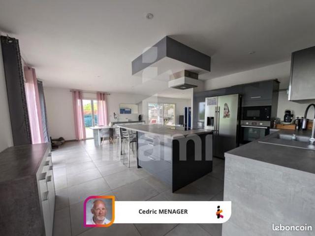 Propriété 7 pièces 194 m²