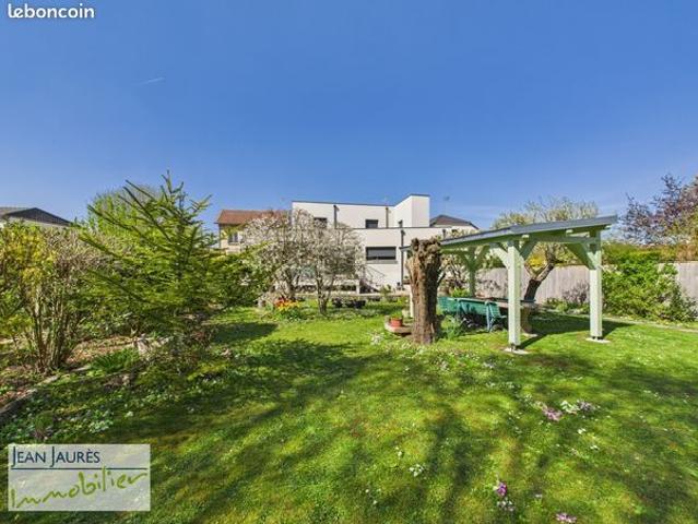 Propriété 7 pièces 195 m²